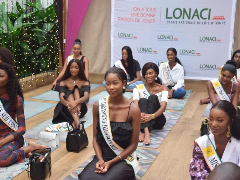 La LONACI met en avant le développement personnel des finalistes de Miss CI lors d'une journée de détente.