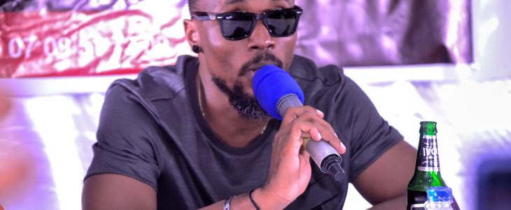 Serge beynaud sur la scène du palais de la culture après 6 ans 
