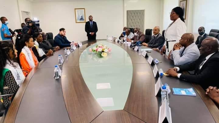 Le ministre de la réconciliation nationale reçoit les Miss et le COMICI