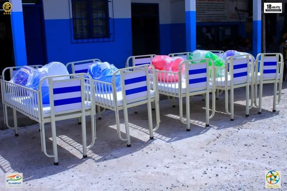 Kedjevara célèbre son anniversaire en faisant des dons à l'hôpital général de Port-Bouet