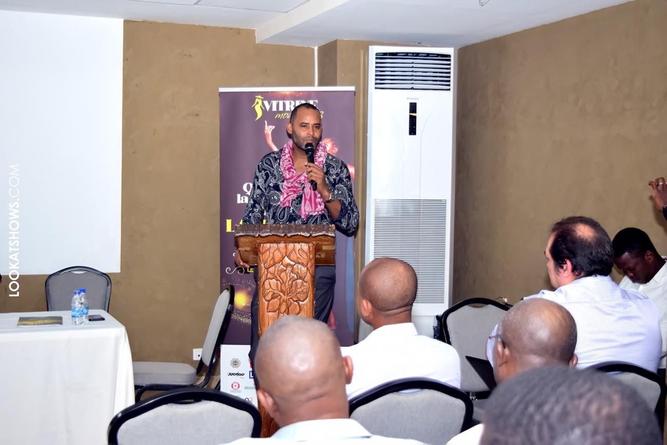 Vitrine Mode By Marie-flore Oka