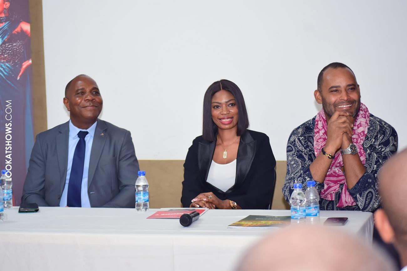 Vitrine Mode By Marie-flore Oka