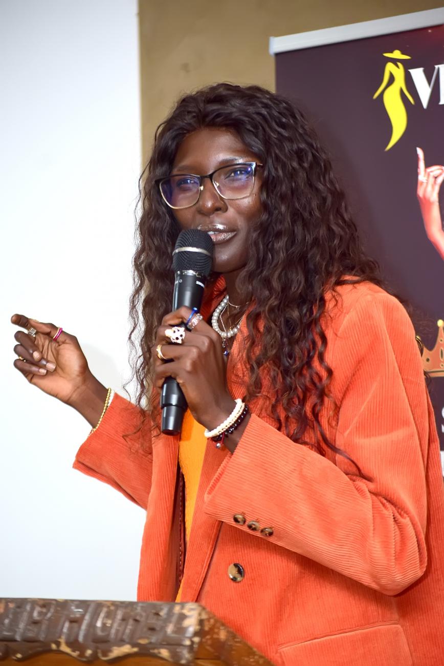 Vitrine Mode By Marie-flore Oka