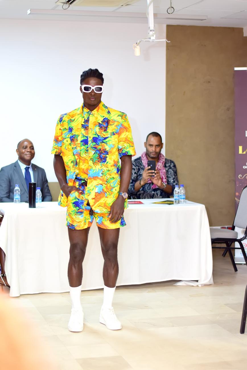 Vitrine Mode By Marie-flore Oka