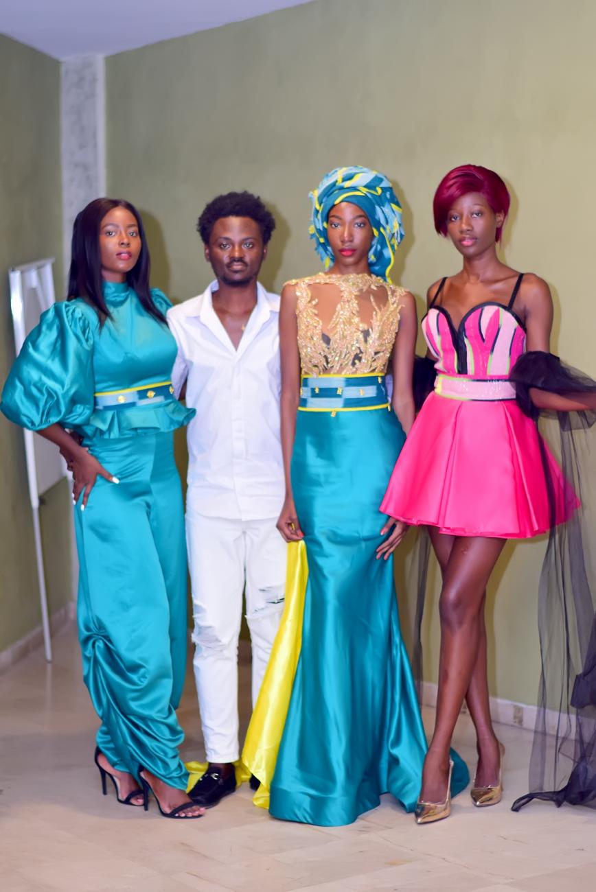 Vitrine Mode By Marie-flore Oka