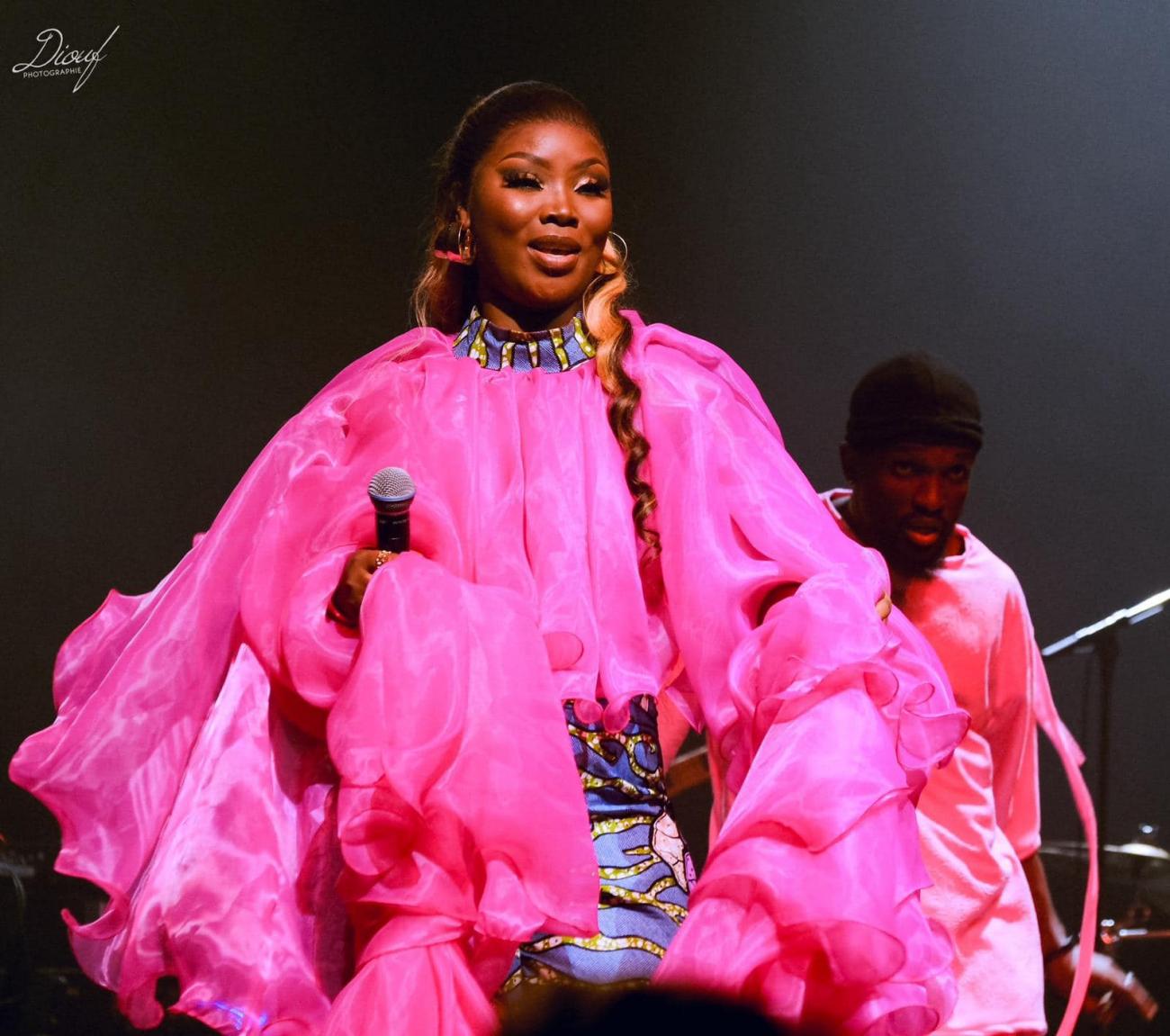 Roselyne Layo au Casino de paris