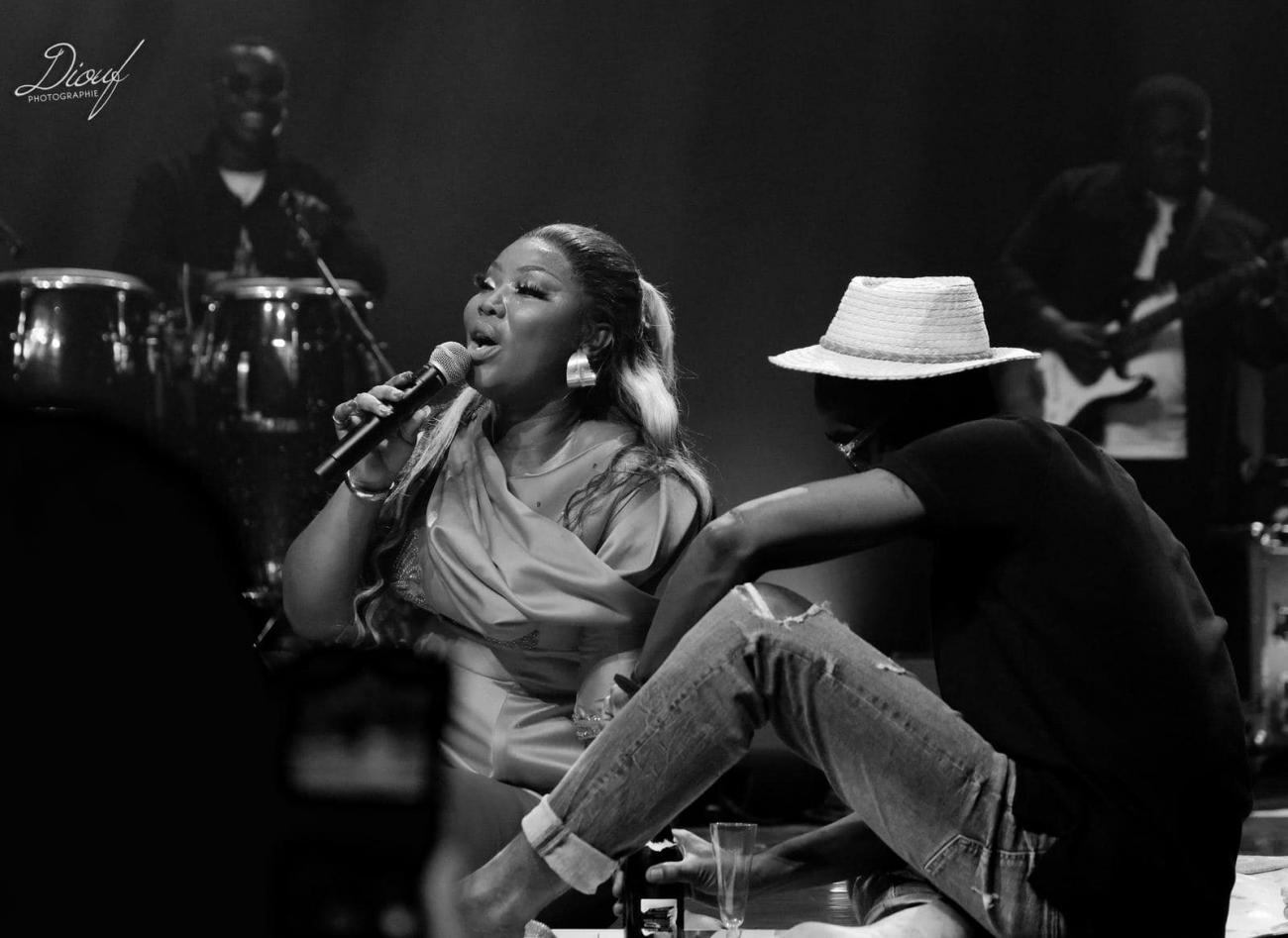 Roselyne Layo au Casino de paris