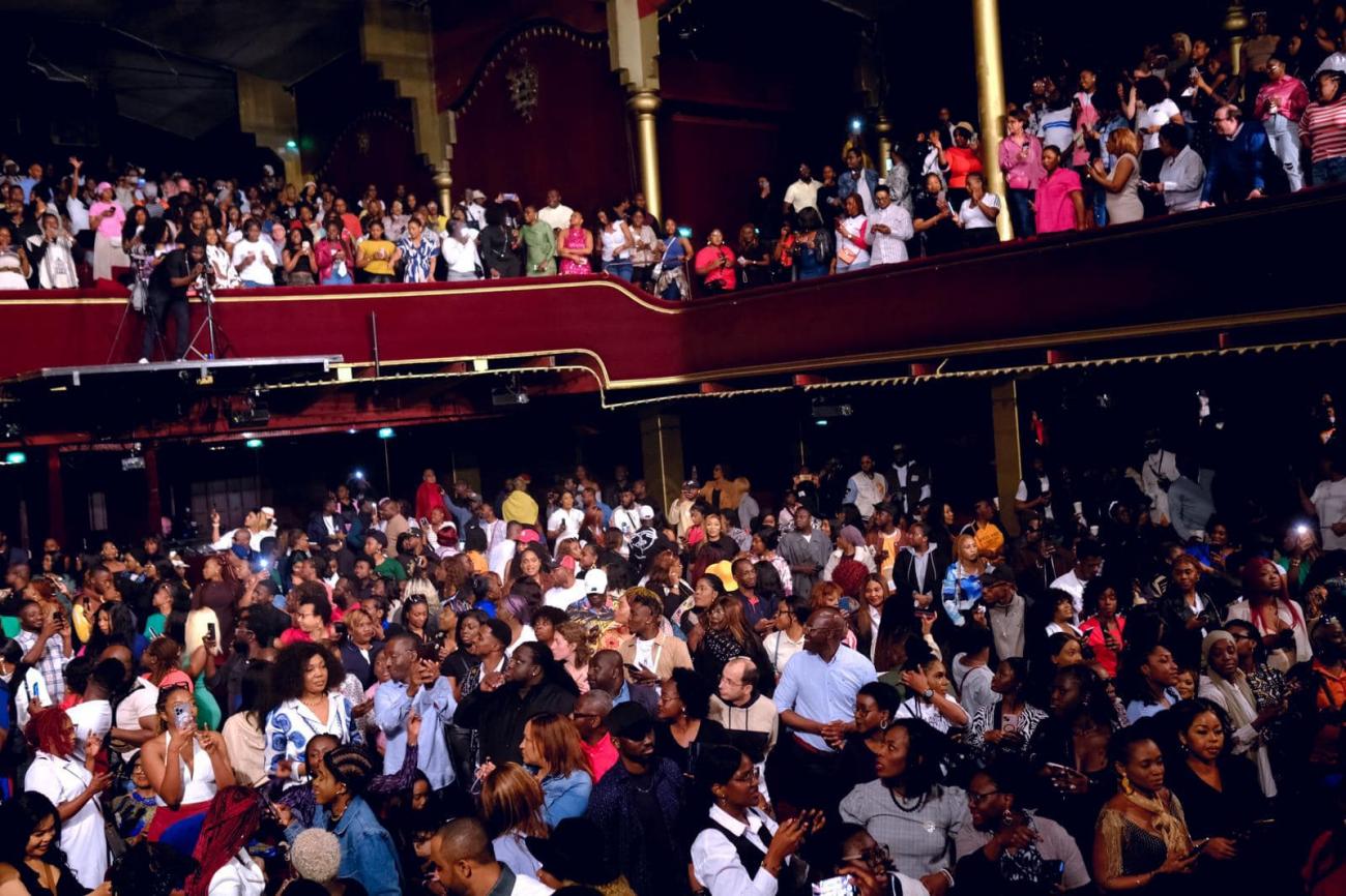 Roselyne Layo au Casino de paris