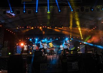 PRESTATION D’ARIEL SHENEY AU FEMUA 13