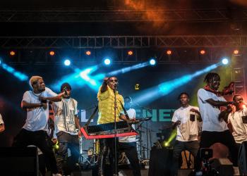 PRESTATION D’ARIEL SHENEY AU FEMUA 13