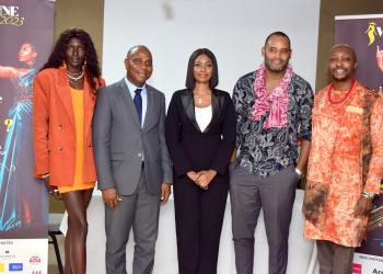 Vitrine Mode By Marie-flore Oka